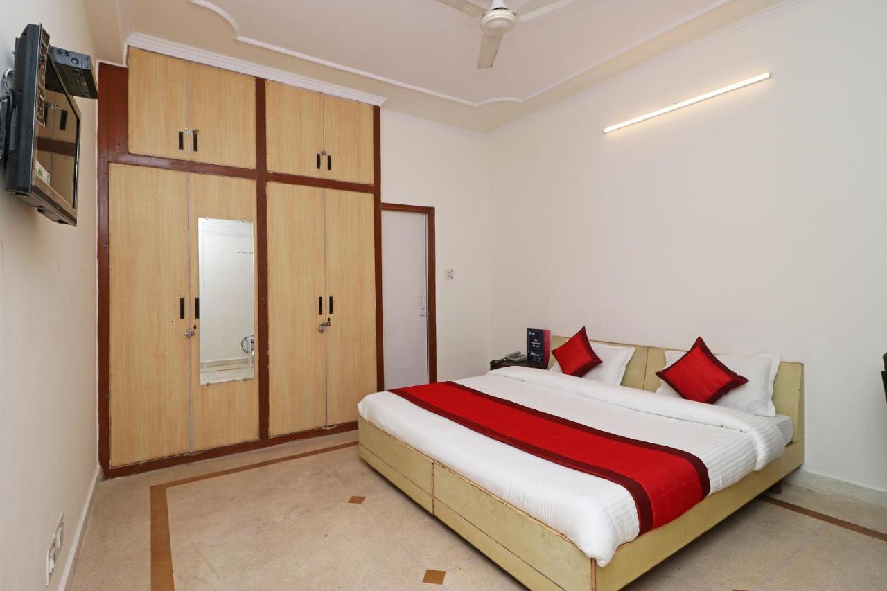 Oyo 11452 Golden Castle Lodge Indirapuram Dış mekan fotoğraf