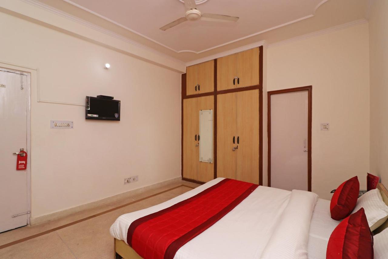 Oyo 11452 Golden Castle Lodge Indirapuram Dış mekan fotoğraf