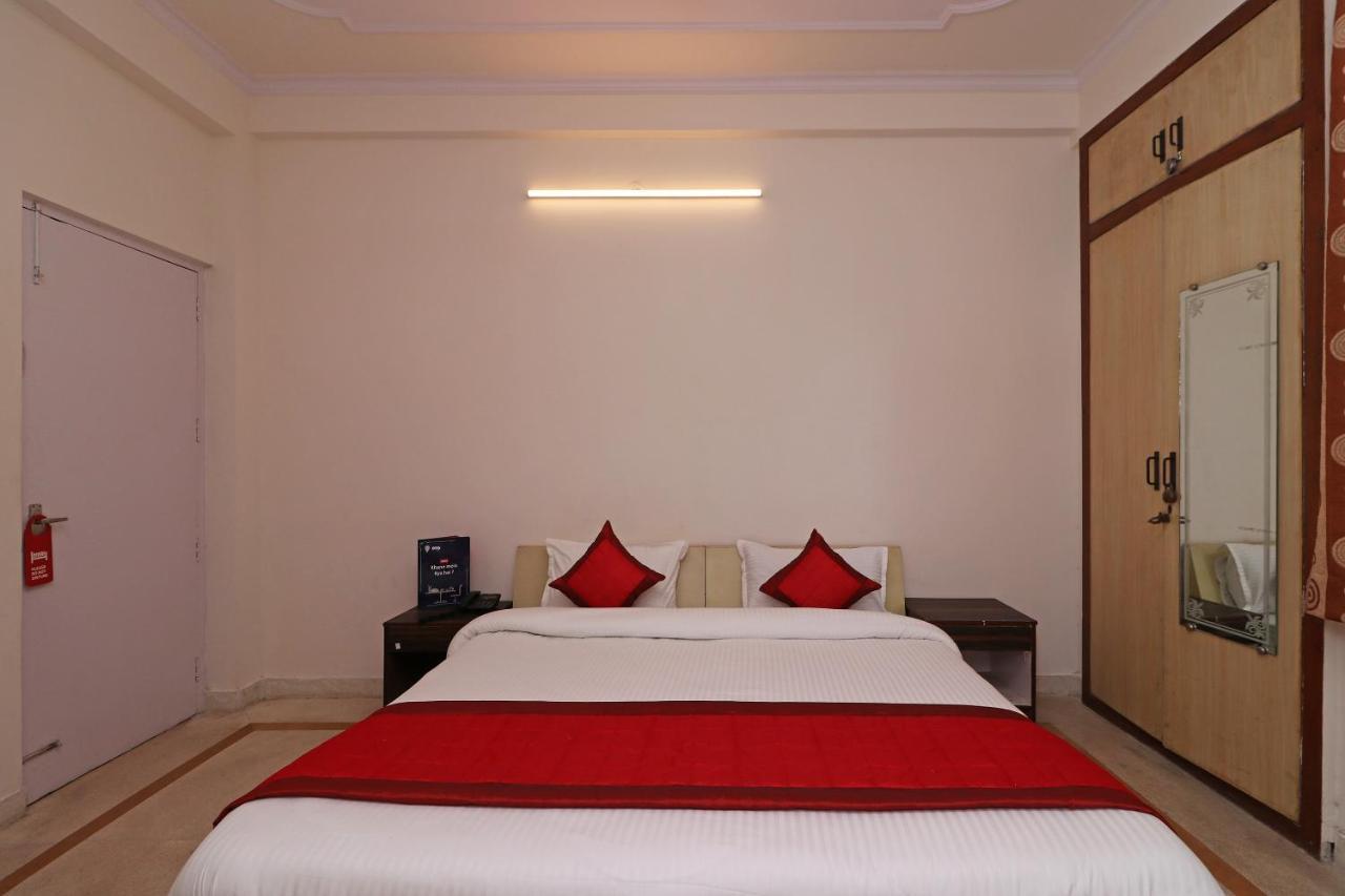 Oyo 11452 Golden Castle Lodge Indirapuram Dış mekan fotoğraf