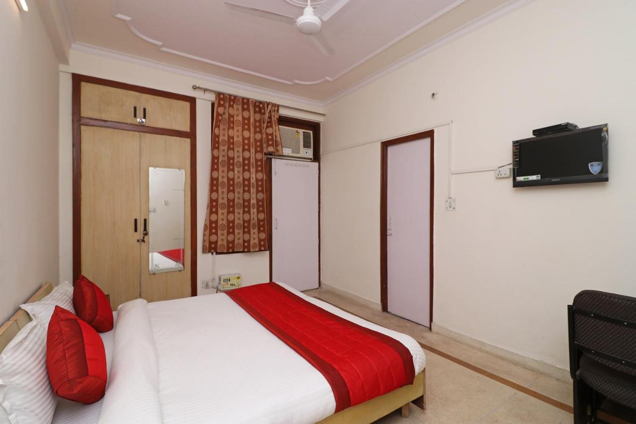 Oyo 11452 Golden Castle Lodge Indirapuram Dış mekan fotoğraf