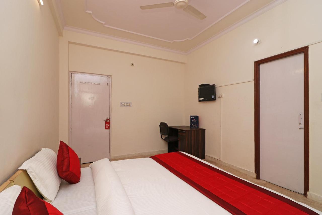 Oyo 11452 Golden Castle Lodge Indirapuram Dış mekan fotoğraf