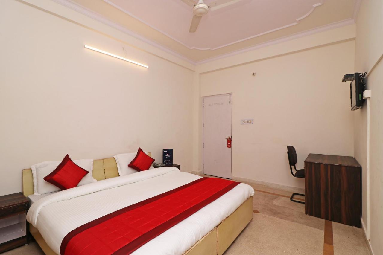 Oyo 11452 Golden Castle Lodge Indirapuram Dış mekan fotoğraf