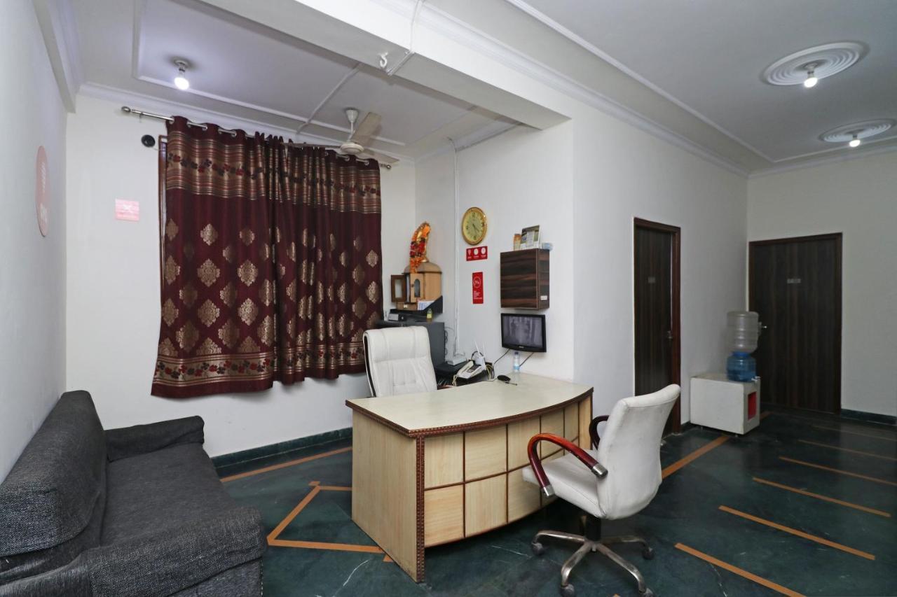 Oyo 11452 Golden Castle Lodge Indirapuram Dış mekan fotoğraf